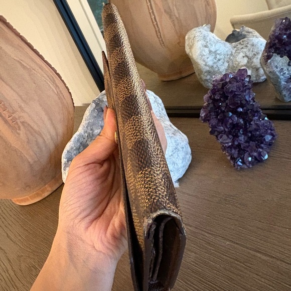 Louis Vuitton Damier Canvas Wallet - Picture 6 of 16